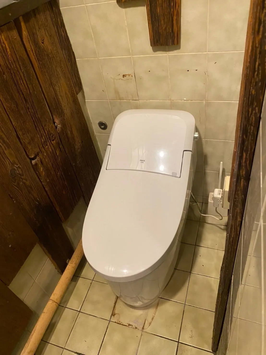 荒川区飲食店 トイレ交換