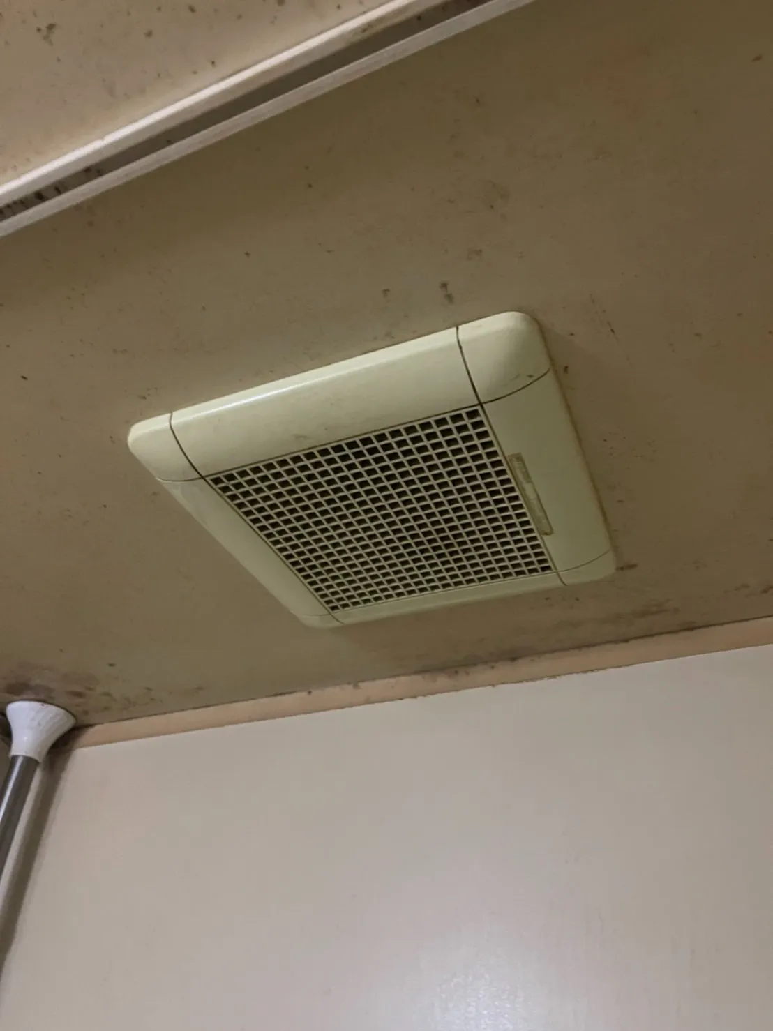 白岡市 換気扇交換