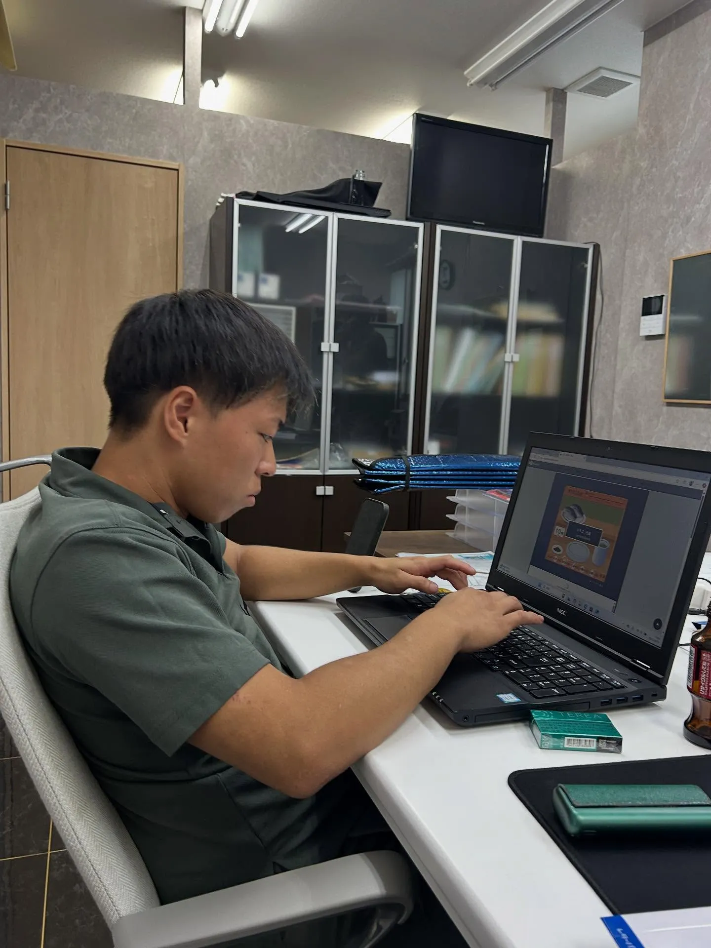 最近、会社の仲間たちと一緒に夢中になっているのがタイピング練...