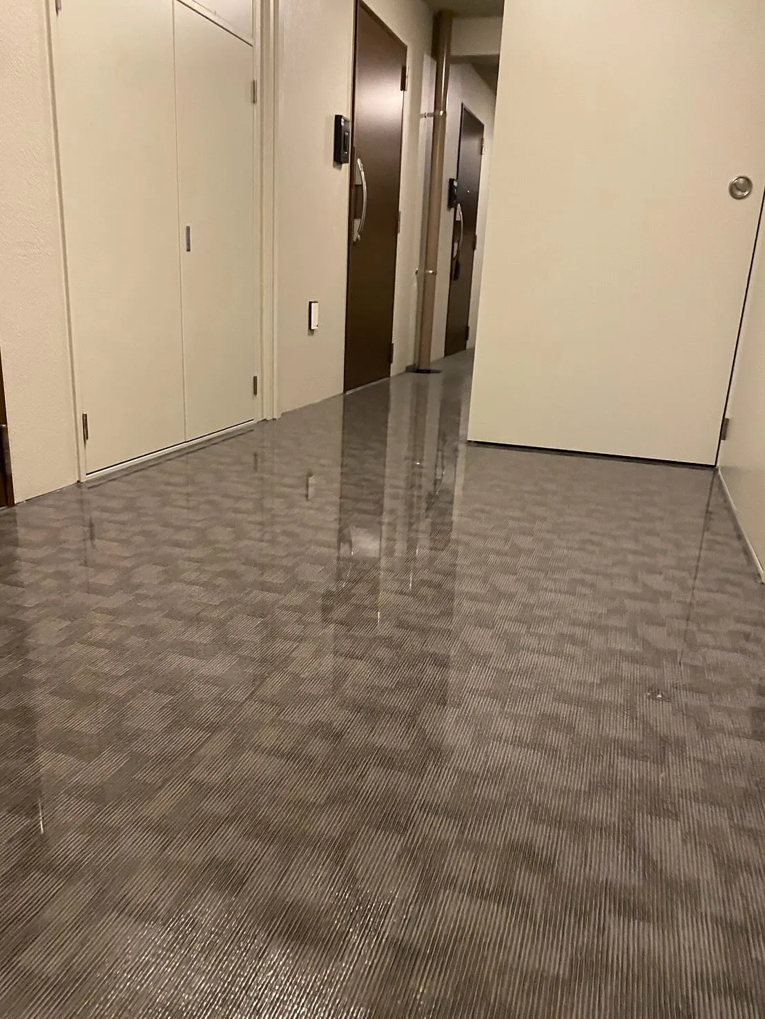 私たちは水道屋です!💧今日はちょっと困った現場に出動しました...