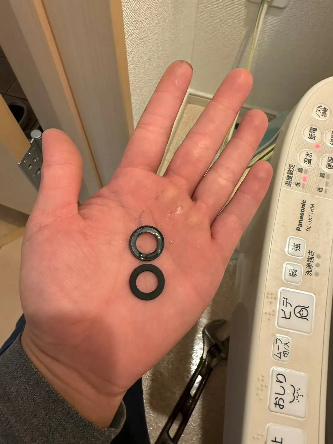 こんばんは！🌙 株式会社関東メンテナンスです💼✨ トイレの水...